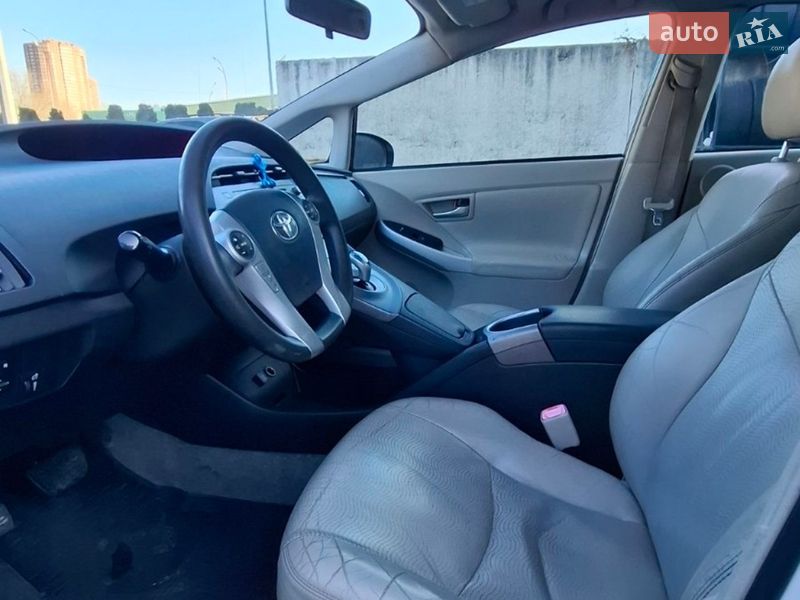 Хэтчбек Toyota Prius 2014 в Киеве фото 7 Хэтчбек Toyota Prius 2014 в Киеве