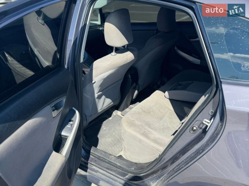 Хетчбек Toyota Prius 2013 в Умані