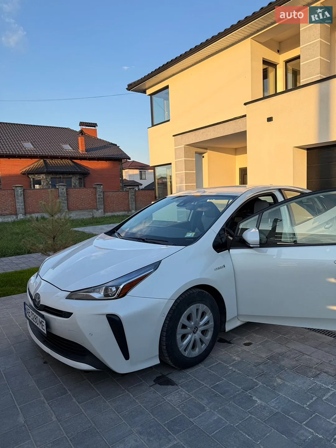2019 Toyota Prius - фото 1