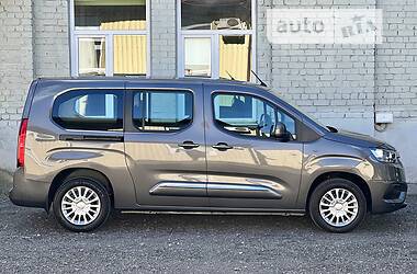 Минивэн Toyota Proace City Verso 2021 в 