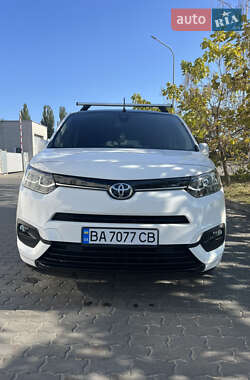 Минивэн Toyota Proace City Verso 2021 в 