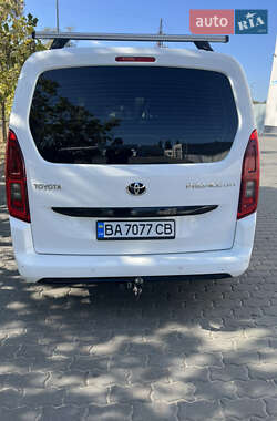 Минивэн Toyota Proace City Verso 2021 в 