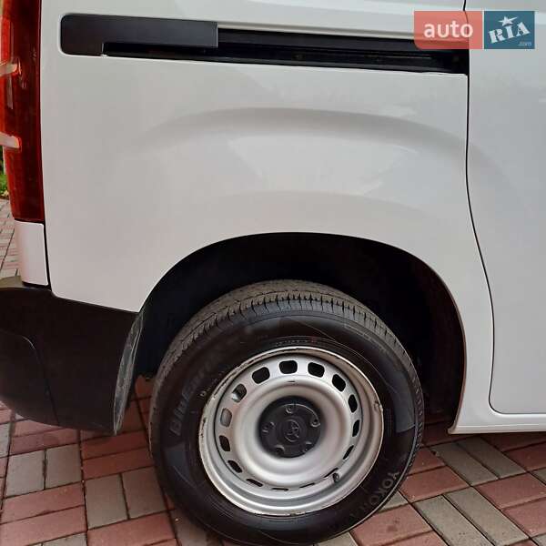 Вантажний фургон Toyota Proace City 2022 в Житомирі