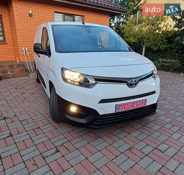 Вантажний фургон Toyota Proace City 2022 в Житомирі