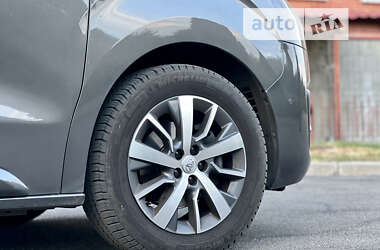 Минивэн Toyota Proace Verso 2022 в 