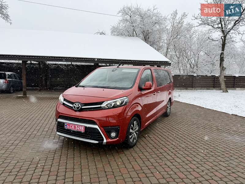 Минивэн Toyota Proace Verso 2022 в Калуше