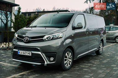 Минивэн Toyota Proace Verso 2023 в Ужгороде