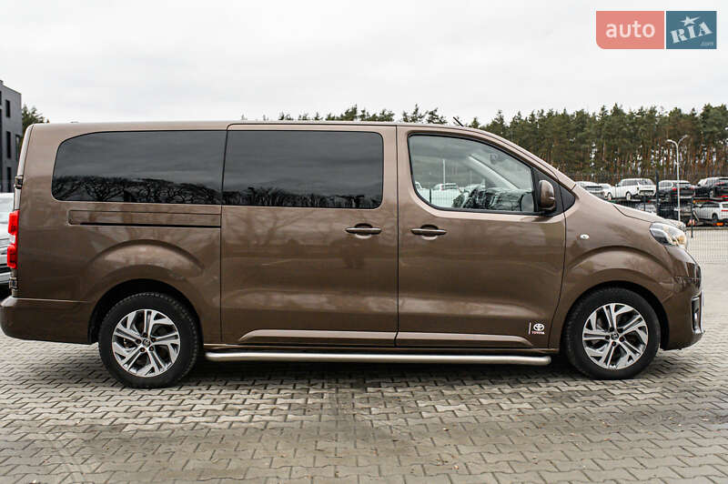 Мінівен Toyota Proace 2018 в Львові