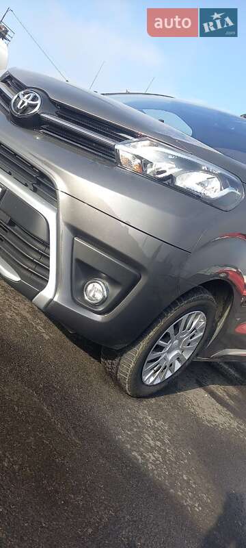 Минивэн Toyota Proace 2023 в Запорожье