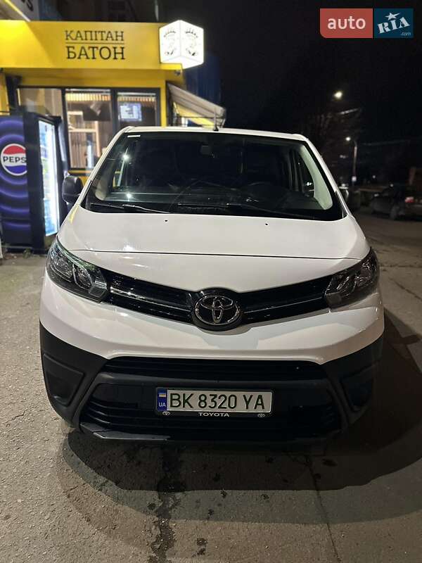 Вантажний фургон Toyota Proace 2020 в Рівному
