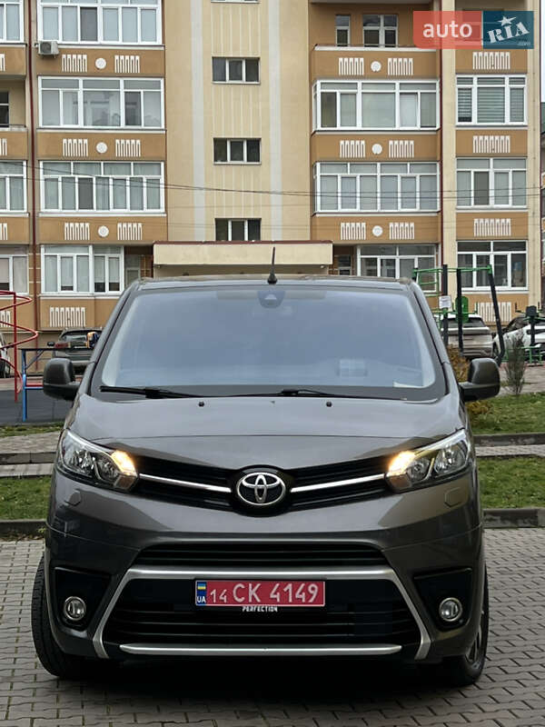Микроавтобус грузовой (до 3,5т) Toyota Proace 2018 в Черновцах