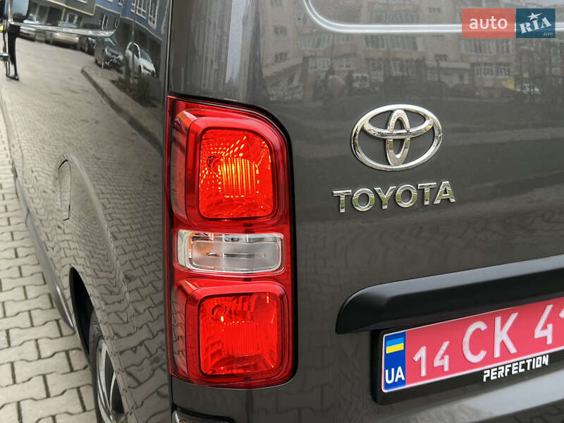 Микроавтобус грузовой (до 3,5т) Toyota Proace 2018 в Черновцах