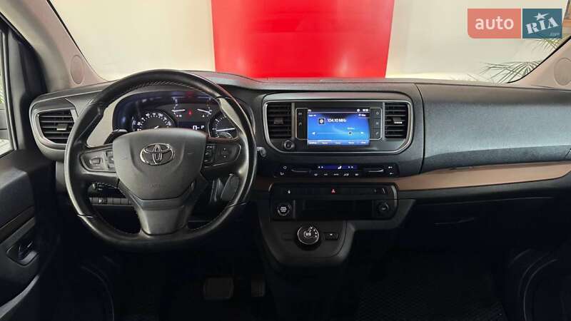 Минивэн Toyota Proace 2023 в Ужгороде