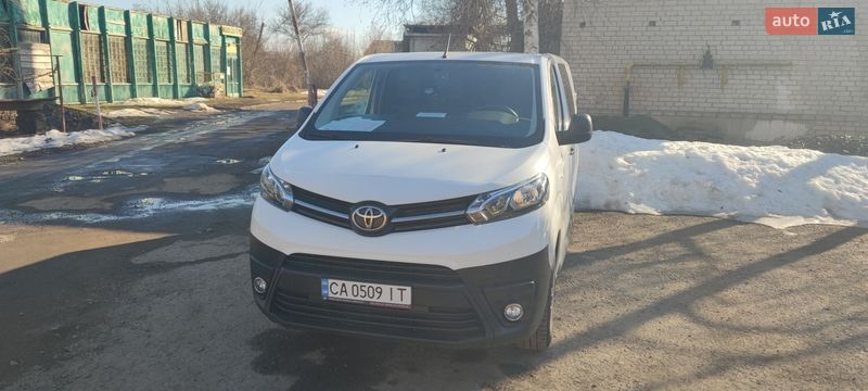 Мінівен Toyota Proace 2022 в Черкасах