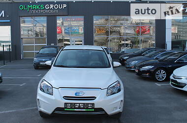Позашляховик / Кросовер Toyota RAV4 EV 2013 в 