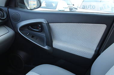 Позашляховик / Кросовер Toyota RAV4 EV 2013 в 