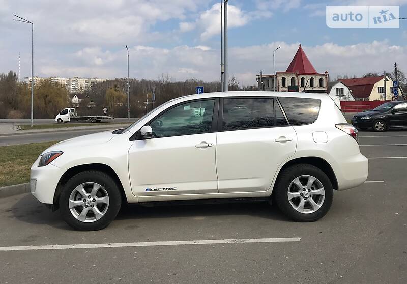 Позашляховик / Кросовер Toyota RAV4 EV 2012 в Вінниці