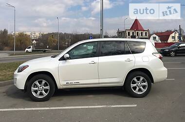Позашляховик / Кросовер Toyota RAV4 EV 2012 в 