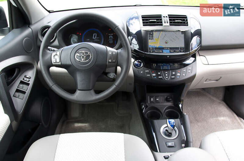 Позашляховик / Кросовер Toyota RAV4 EV 2014 в Світловодську