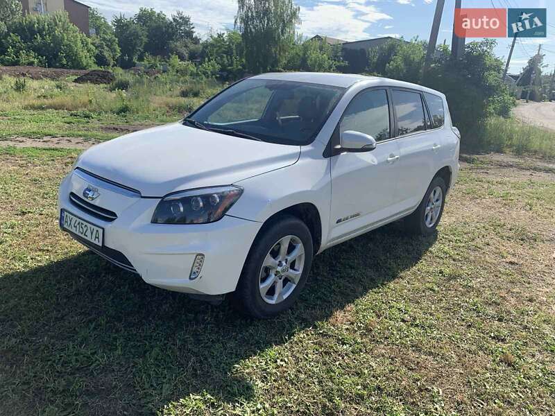 Toyota RAV4 EV 2013 Toyota RAV4 EV 2013