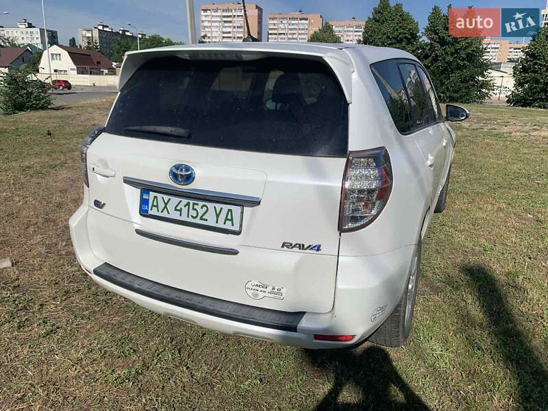 Внедорожник / Кроссовер Toyota RAV4 EV 2013 в Харькове фото 12 Внедорожник / Кроссовер Toyota RAV4 EV 2013 в Харькове