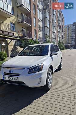 Внедорожник / Кроссовер Toyota RAV4 EV 2013 в 