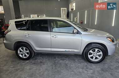 Внедорожник / Кроссовер Toyota RAV4 EV 2014 в Львове