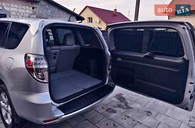 Внедорожник / Кроссовер Toyota RAV4 EV 2013 в 