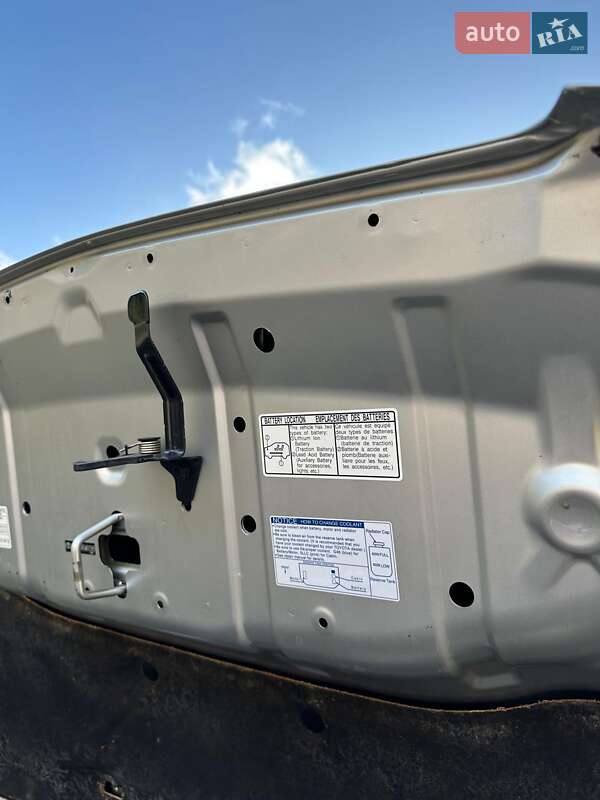 Внедорожник / Кроссовер Toyota RAV4 EV 2014 в Киеве