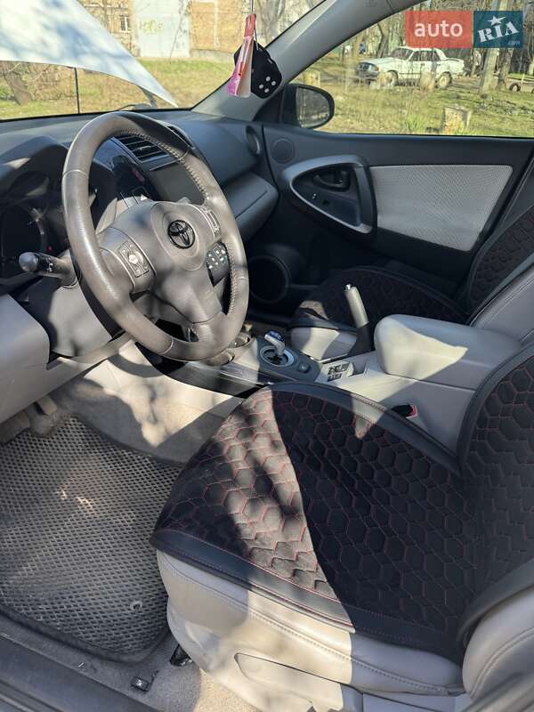 Внедорожник / Кроссовер Toyota RAV4 EV 2012 в Кривом Роге
