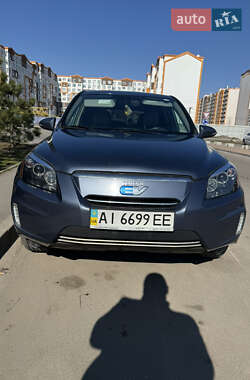 Внедорожник / Кроссовер Toyota RAV4 EV 2014 в 