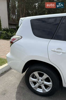 Внедорожник / Кроссовер Toyota RAV4 EV 2013 в 