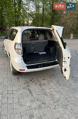 Позашляховик / Кросовер Toyota RAV4 EV 2014 в 