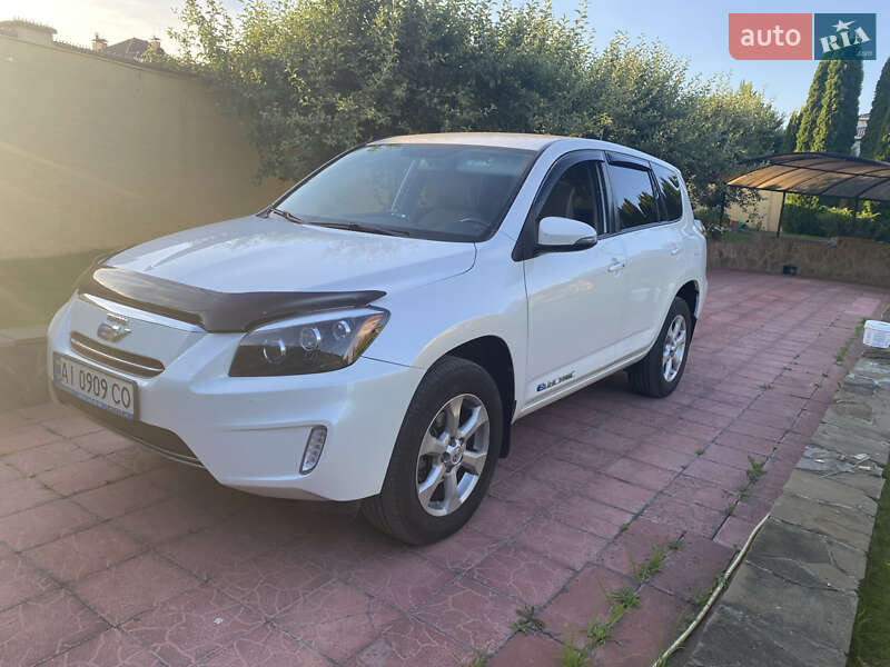 Внедорожник / Кроссовер Toyota RAV4 EV 2014 в Киеве