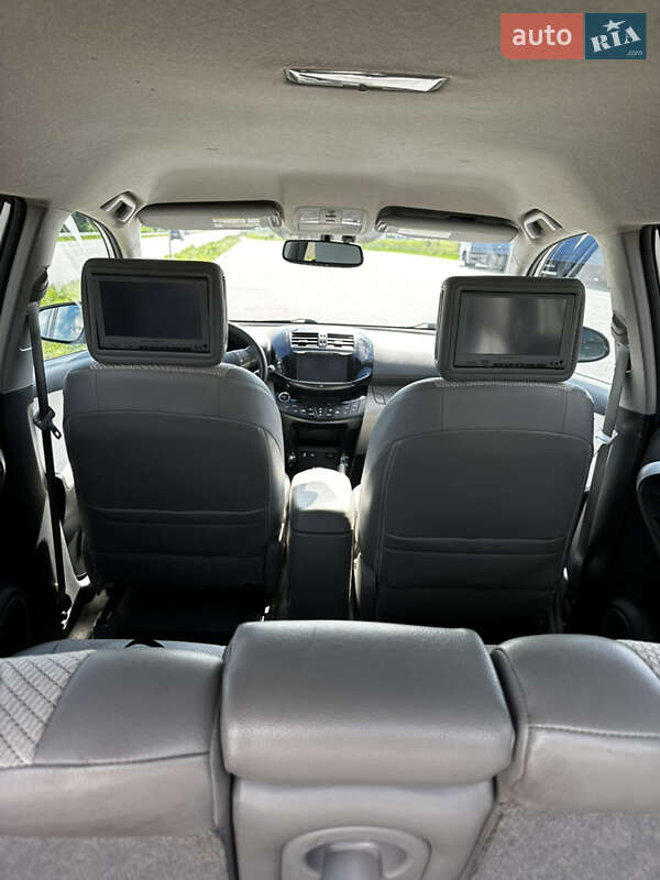 Внедорожник / Кроссовер Toyota RAV4 EV 2013 в Ромнах