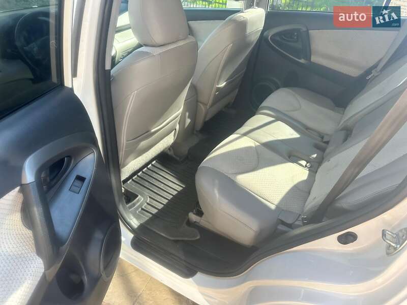 Внедорожник / Кроссовер Toyota RAV4 EV 2013 в Тернополе фото 10 Внедорожник / Кроссовер Toyota RAV4 EV 2013 в Тернополе