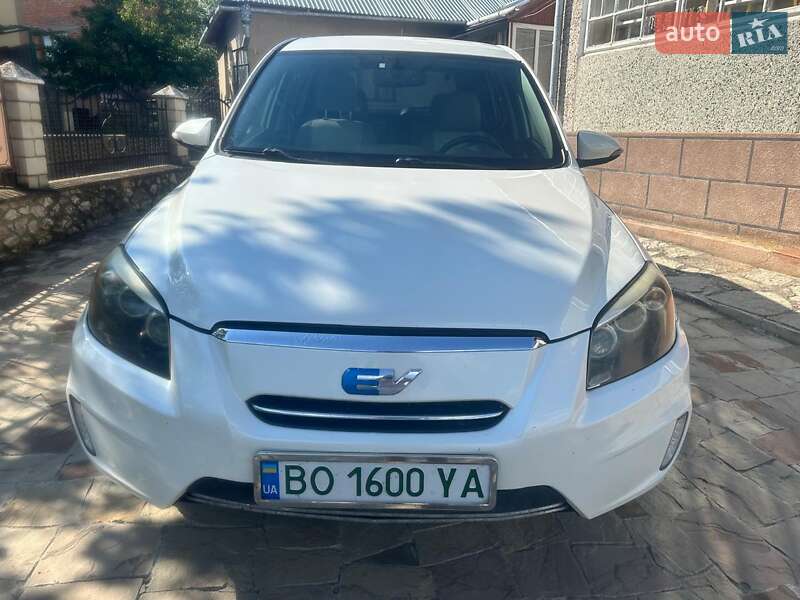 Внедорожник / Кроссовер Toyota RAV4 EV 2013 в Тернополе фото 3 Внедорожник / Кроссовер Toyota RAV4 EV 2013 в Тернополе
