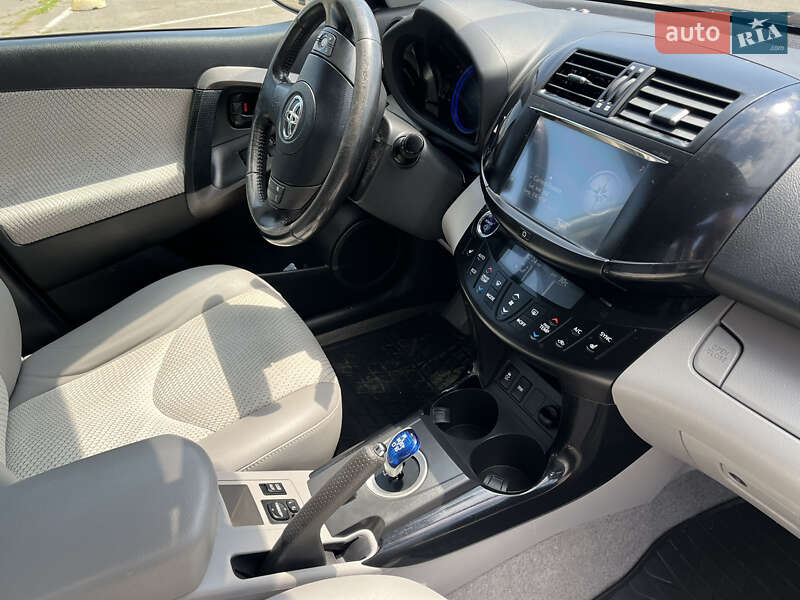 Внедорожник / Кроссовер Toyota RAV4 EV 2013 в Одессе фото 14 Внедорожник / Кроссовер Toyota RAV4 EV 2013 в Одессе