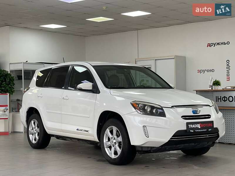 Toyota RAV4 EV 2013