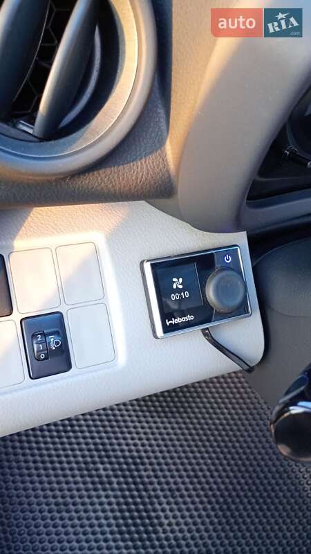 Позашляховик / Кросовер Toyota RAV4 EV 2012 в Києві