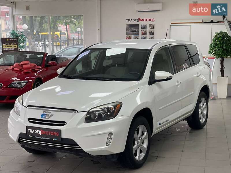 Внедорожник / Кроссовер Toyota RAV4 EV 2013 в Киеве