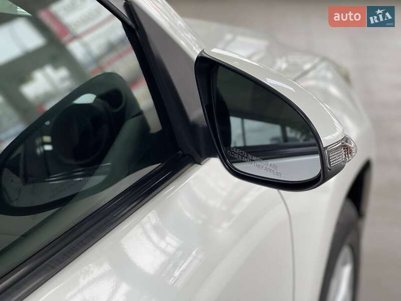 Внедорожник / Кроссовер Toyota RAV4 EV 2013 в Киеве