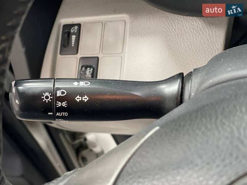 Внедорожник / Кроссовер Toyota RAV4 EV 2013 в Киеве