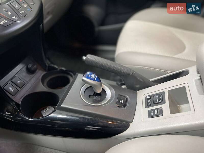 Внедорожник / Кроссовер Toyota RAV4 EV 2013 в Киеве