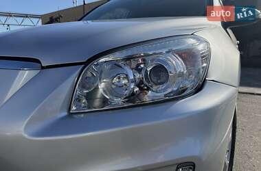 Внедорожник / Кроссовер Toyota RAV4 EV 2013 в 
