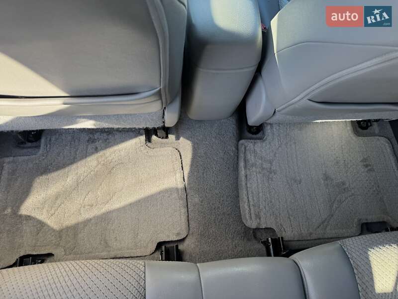 Внедорожник / Кроссовер Toyota RAV4 EV 2013 в Киеве