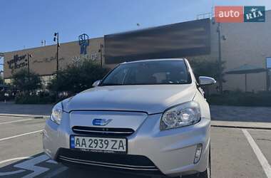 Внедорожник / Кроссовер Toyota RAV4 EV 2013 в Киеве