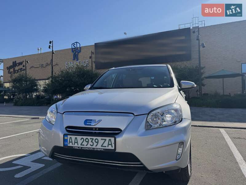 Toyota RAV4 EV 2013