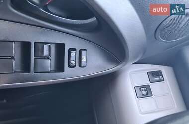 Внедорожник / Кроссовер Toyota RAV4 EV 2014 в 