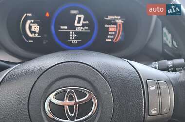 Внедорожник / Кроссовер Toyota RAV4 EV 2014 в 